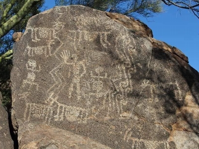 Actividades - Visita a los petroglifos de Caborca