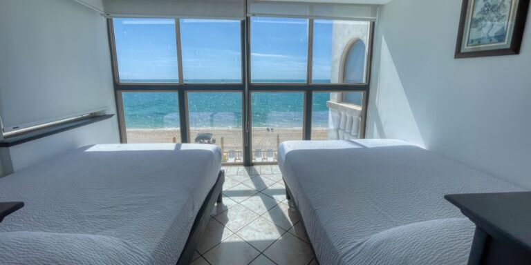 Suite Familiar 8 personas vista completa a la playa