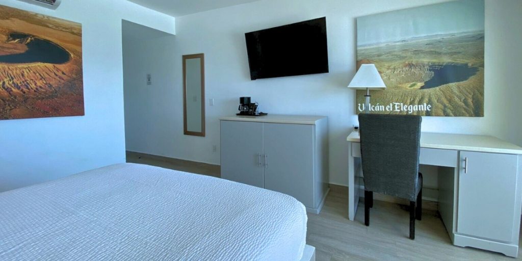 Playa Bonita Resort Habitacion sencilla vista completa a la playa para 2 personas